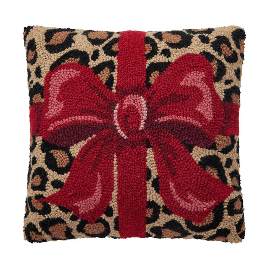 Leopard Present Pillow